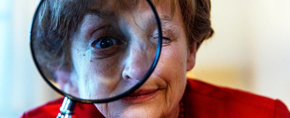 Angela Merkel solves a murder case as a pensioner