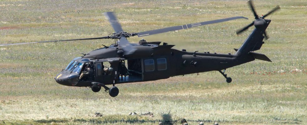 Black Hawk helicopters in serious accident in the USA