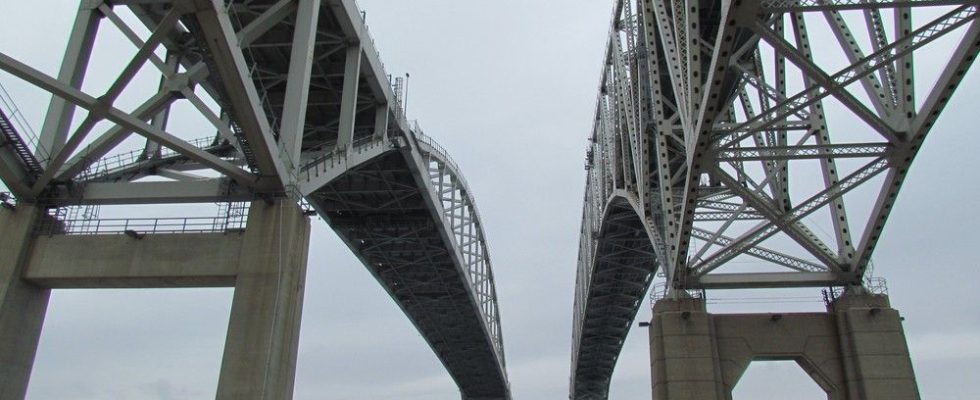 Blue Water Bridge tolls set to rise in April