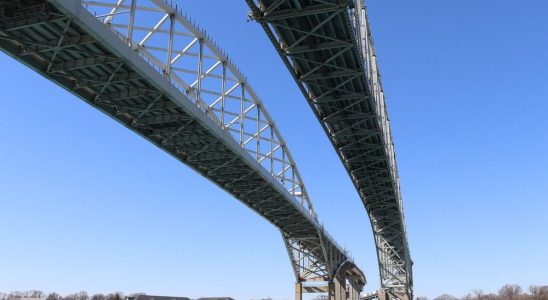 Cadillac of bridges Original Blue Water Bridge span to shut