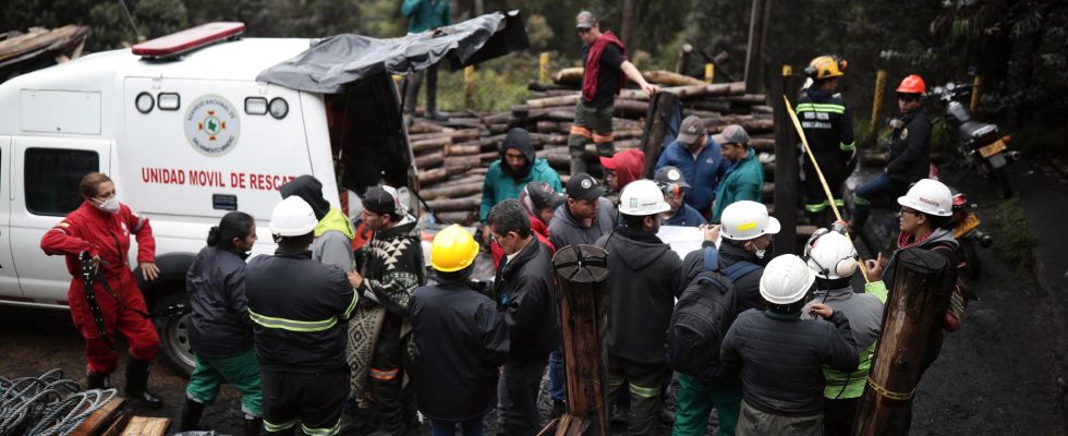 Chain explosion in mines in Colombia