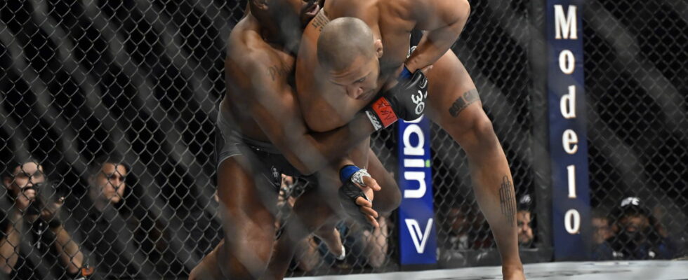 Ciryl Gane vs Jon Jones Jones ships Gane UFC 285