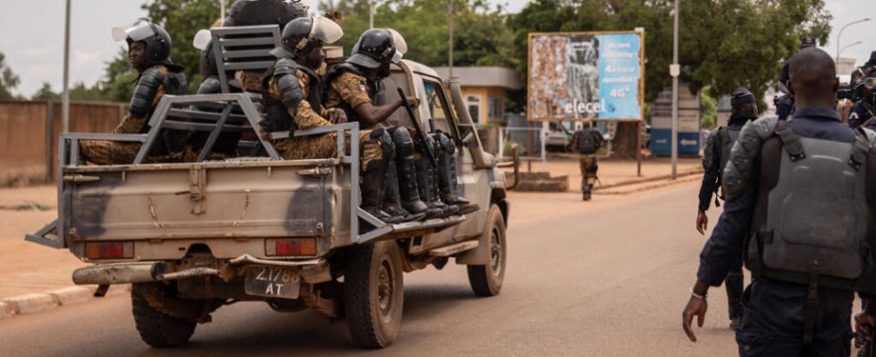 Cote dIvoire delivers military equipment to Burkina Faso to fight