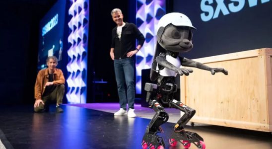 Disney introduced a robot model that uses roller skates Video