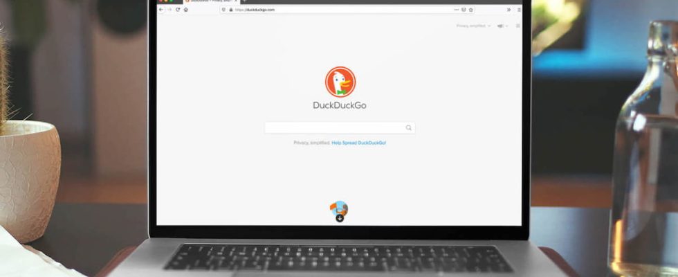 DuckDuckGo is slowly getting into AI