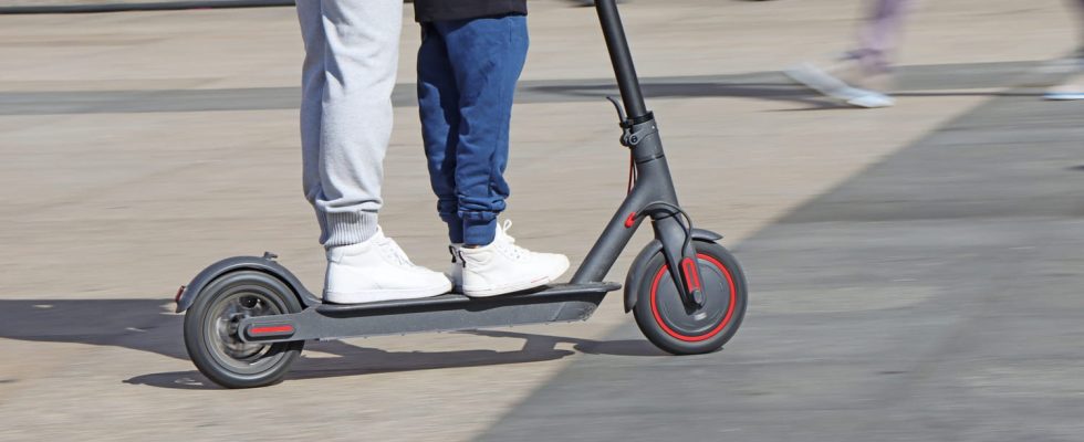 Electric scooters minimum age what measures for teenagers