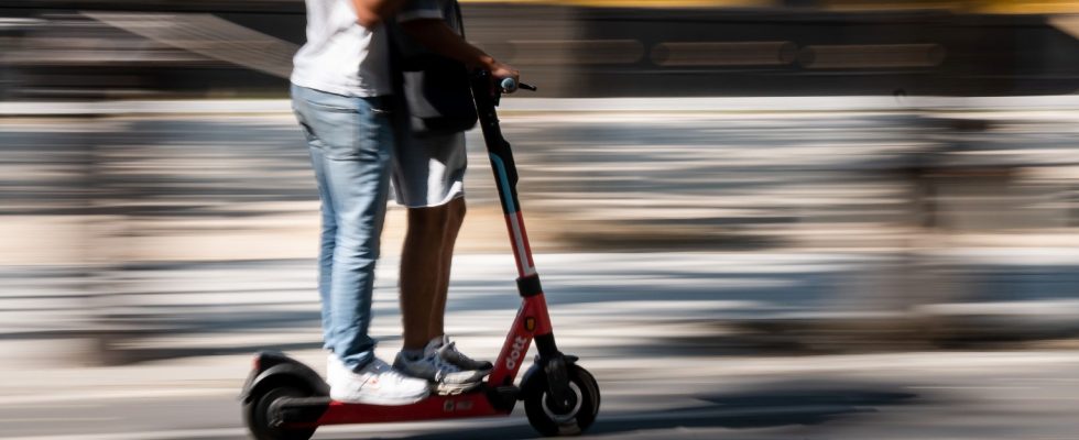 Electric scooters the minimum age raised to 14 years the