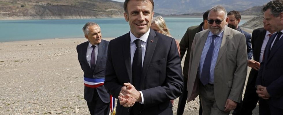 Emmanuel Macron unveils his Water plan in the face of