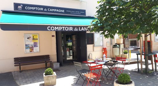 Franchise Comptoir de campagne a multi service grocery store to revitalize