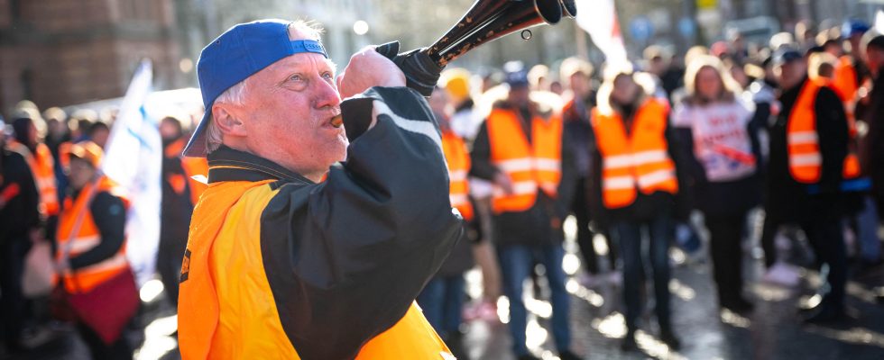 Germany what we know about the mega strike that is shaking