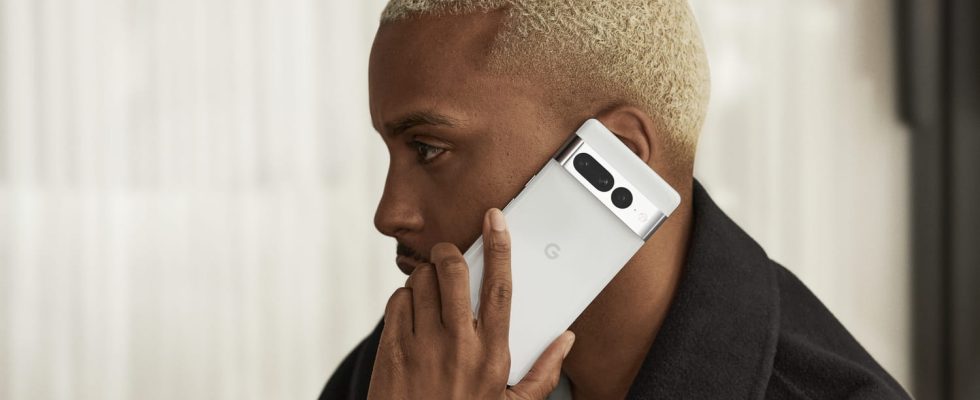 Google Pixel 7 E100 offered as a purchase bonus