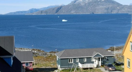 Greenland stays in summer time