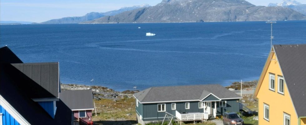 Greenland stays in summer time