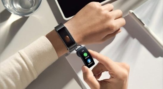 Huawei TalkBand B7 Released All Features