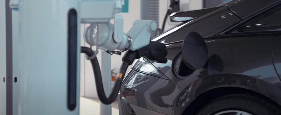 Hyundai Introduced Car Charging Robot