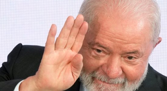 Ill Lula cancels China trip