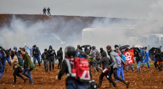 Images of the demonstrations in Sainte Soline