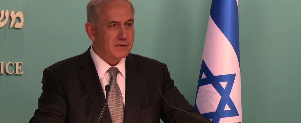 Israel Netanyahu announces a pause in the highly contested justice