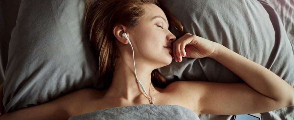 Listening to K pop can help you fall asleep faster