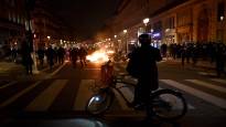 Live broadcast in progress In Paris police clash with protesters