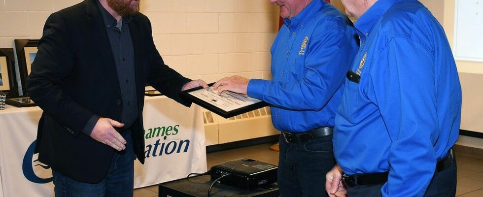 Lower Thames recognizes stewardship volunteer work