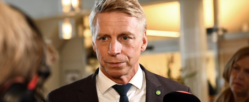 MP demands law against nuclear weapons in Sweden