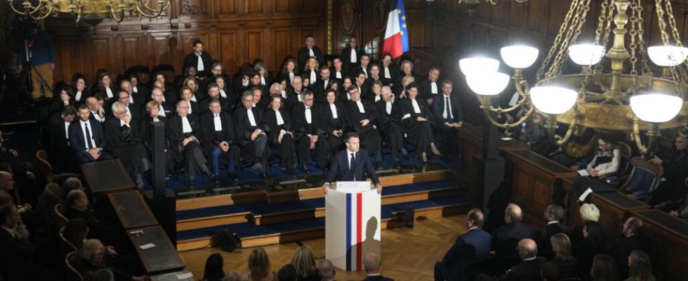 Macron promises a bill to include abortion in the Constitution