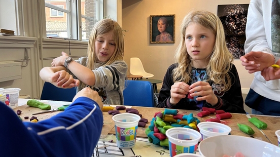 Mega castles in the air as art these IJsselstein children