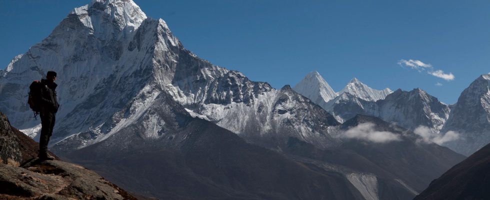 Nepal stops solo hikers too expensive to operate