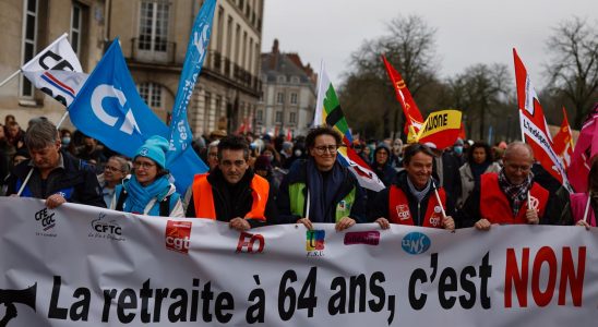 New protests against pension increase in France