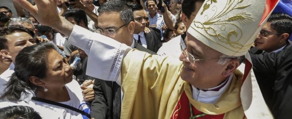 Nicaragua breaks diplomatic relations with the Vatican