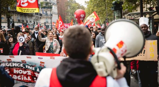 Paris regions How many people in the street