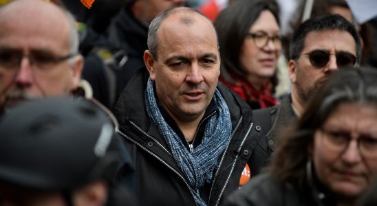 Pensions unions invited to Matignon new mobilization on April 6