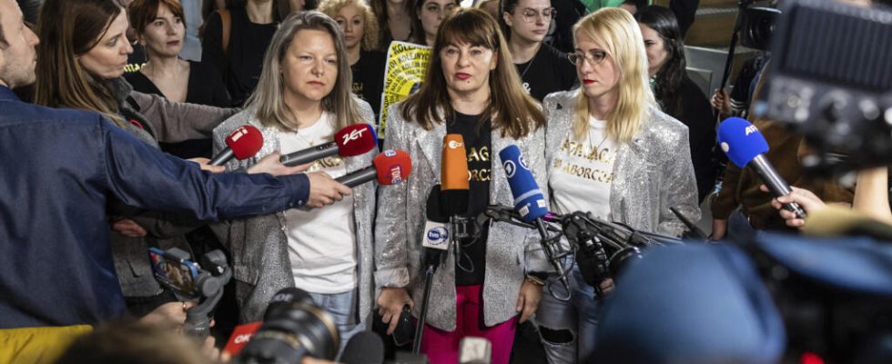 Poland sentences activist for providing abortion pills