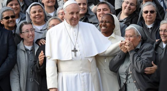 Pope Francis in 20 touching funny or moving images