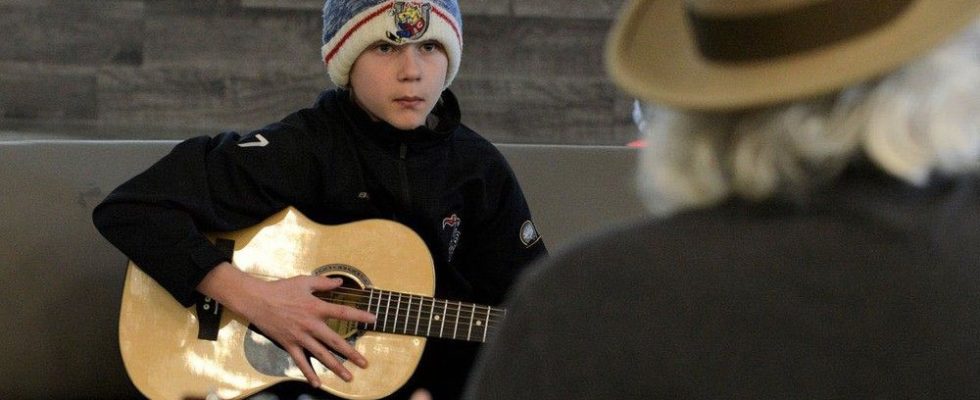 Port Dover school program inspires next guitar heroes