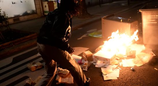 Protests continue in France