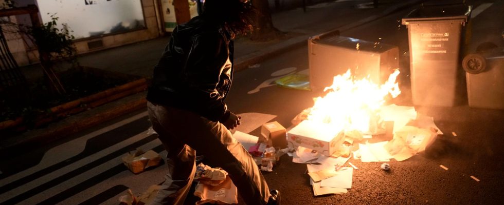 Protests continue in France