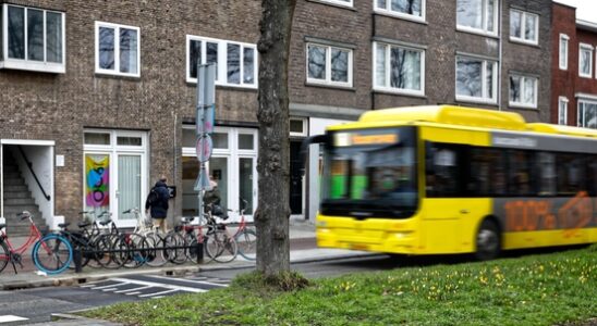 Residents Croeselaan Utrecht Damage to houses by bus over speed