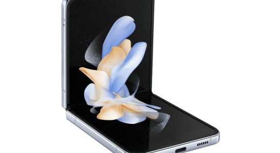 Samsung Galaxy Z Flip 4 it loses almost half of