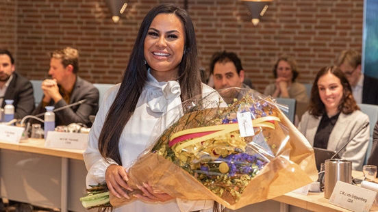 Shalandra Hitipeuw sworn in as new alderman for Vijfheerenlanden