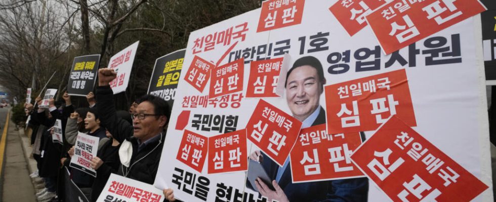 South Koreans protest against compensation plan for victims of Japanese