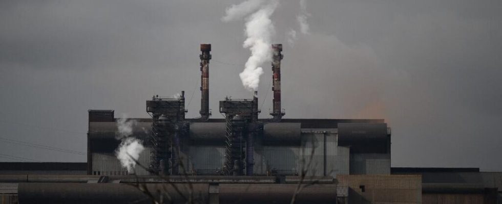 The steelmaker ArcelorMittal pinned for the pollution of its factory