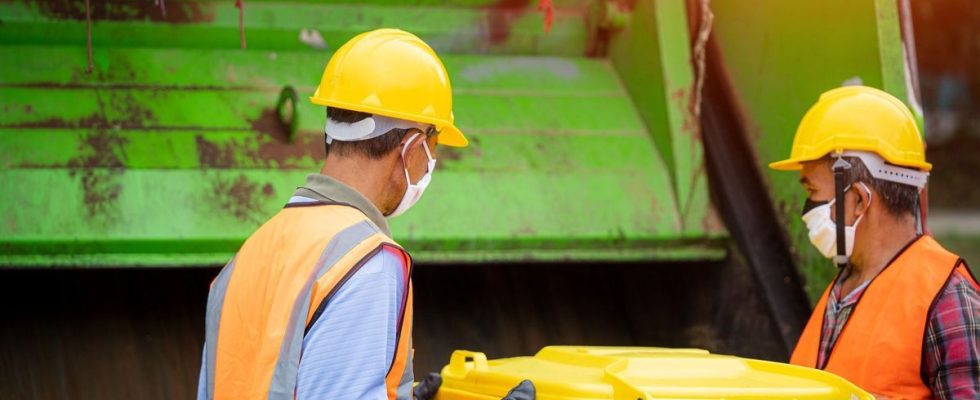 Waste collection how to protect garbage collectors from bacterial diseases