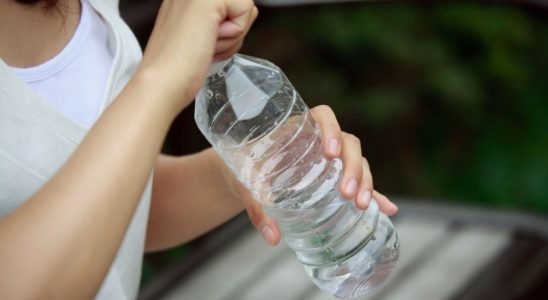 Your water bottle has 40000 times more bacteria than a