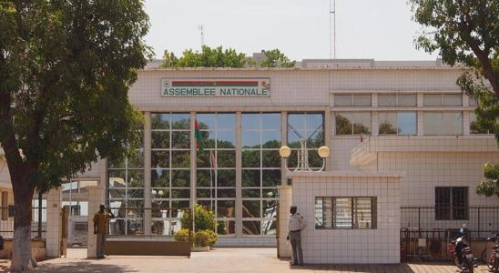 an audit report pinpoints the financial management of the Assembly