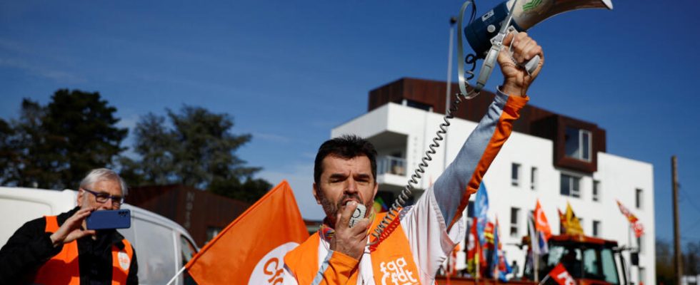 an eighth day of mobilization against pensions before the final