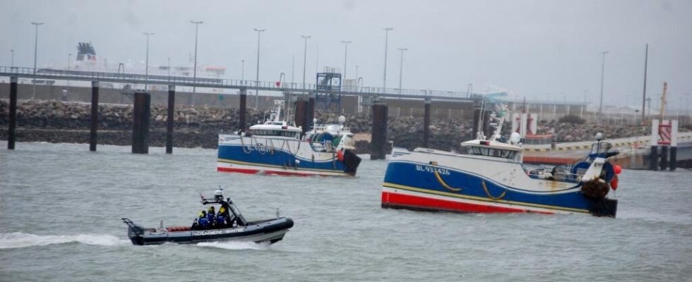 dead days in ports fishermen are up against European projects