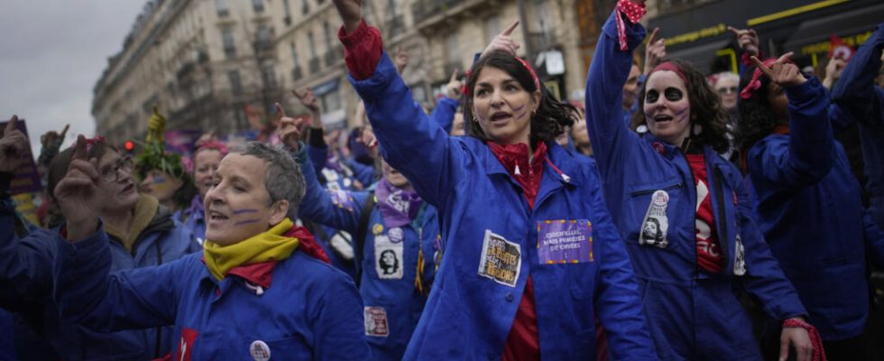 in Paris a feminist demonstration dedicated to the fight for