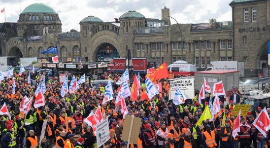 massive and unprecedented strikes in public transport